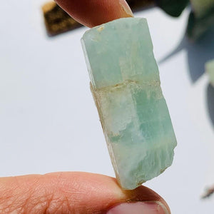 Icy Blue Aquamarine Point From India