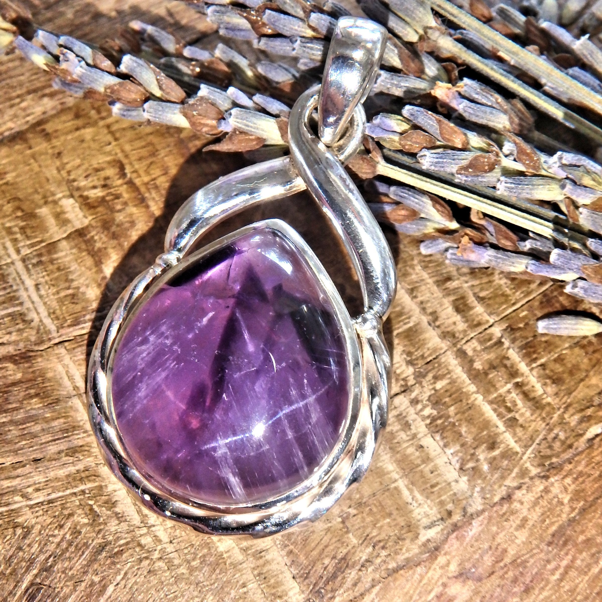 Optical Purple Amethyst Sterling Silver Pendant (Includes Silver Chain)