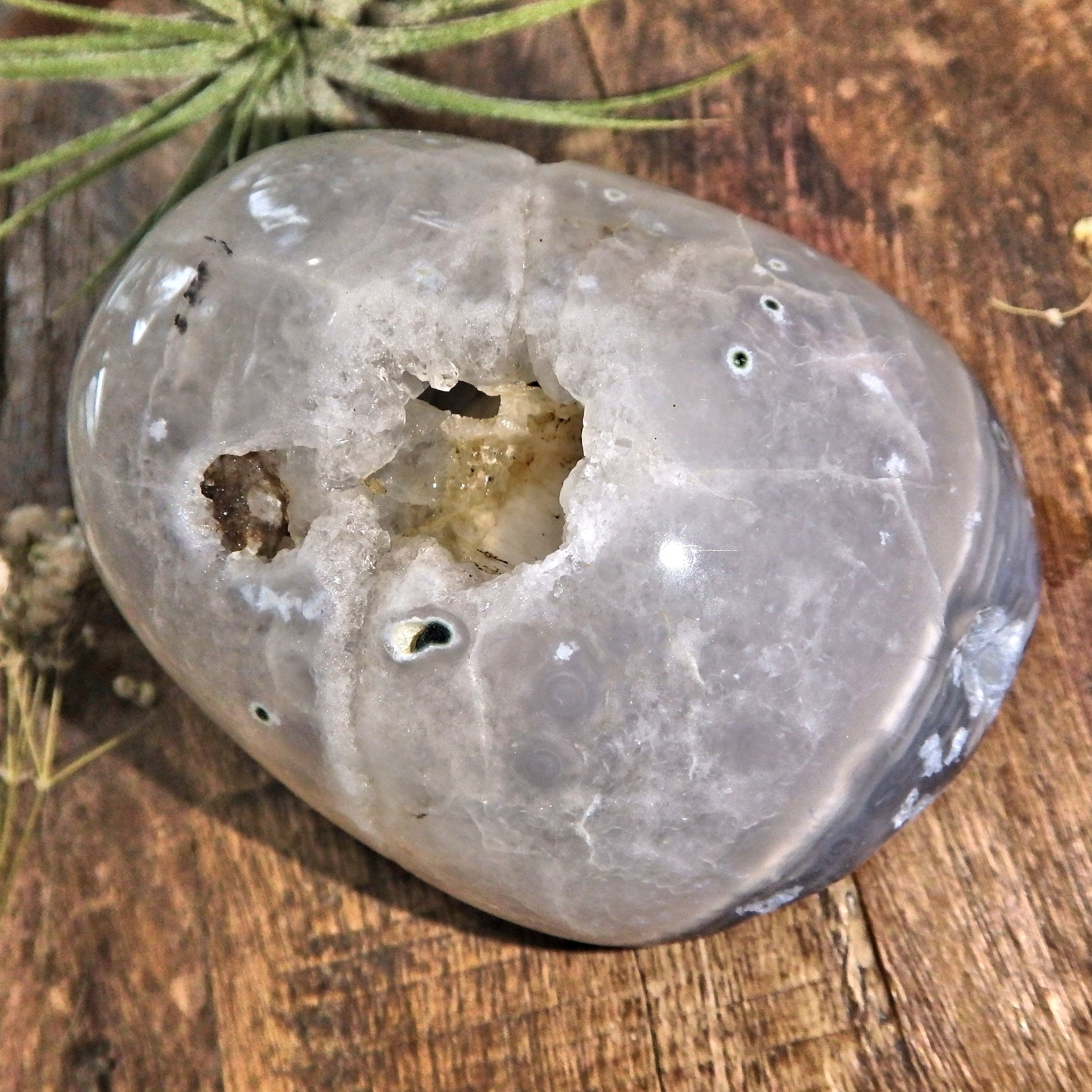 Shiny White & Blue Agate with Deep Druzy Caves