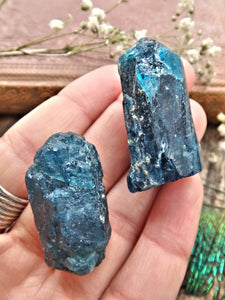 Set of 2 Lovely Deep Blue Apatite Natural Points From Brazil1