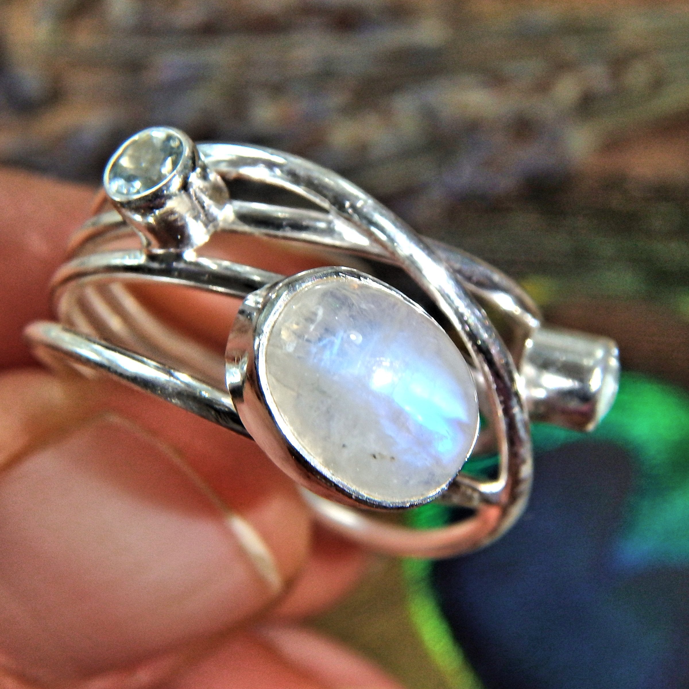 Pretty Faceted Blue Topaz & Rainbow Moonstone Sterling Silver Ring (Size 8)