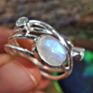 Pretty Faceted Blue Topaz & Rainbow Moonstone Sterling Silver Ring (Size 8)