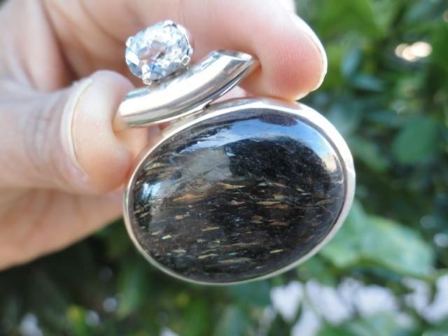 Golden Lightening Flash NUUMMITE & BLUE TOPAZ PENDANT In Sterling Silver (Includes Silver Chain) - Earth Family Crystals