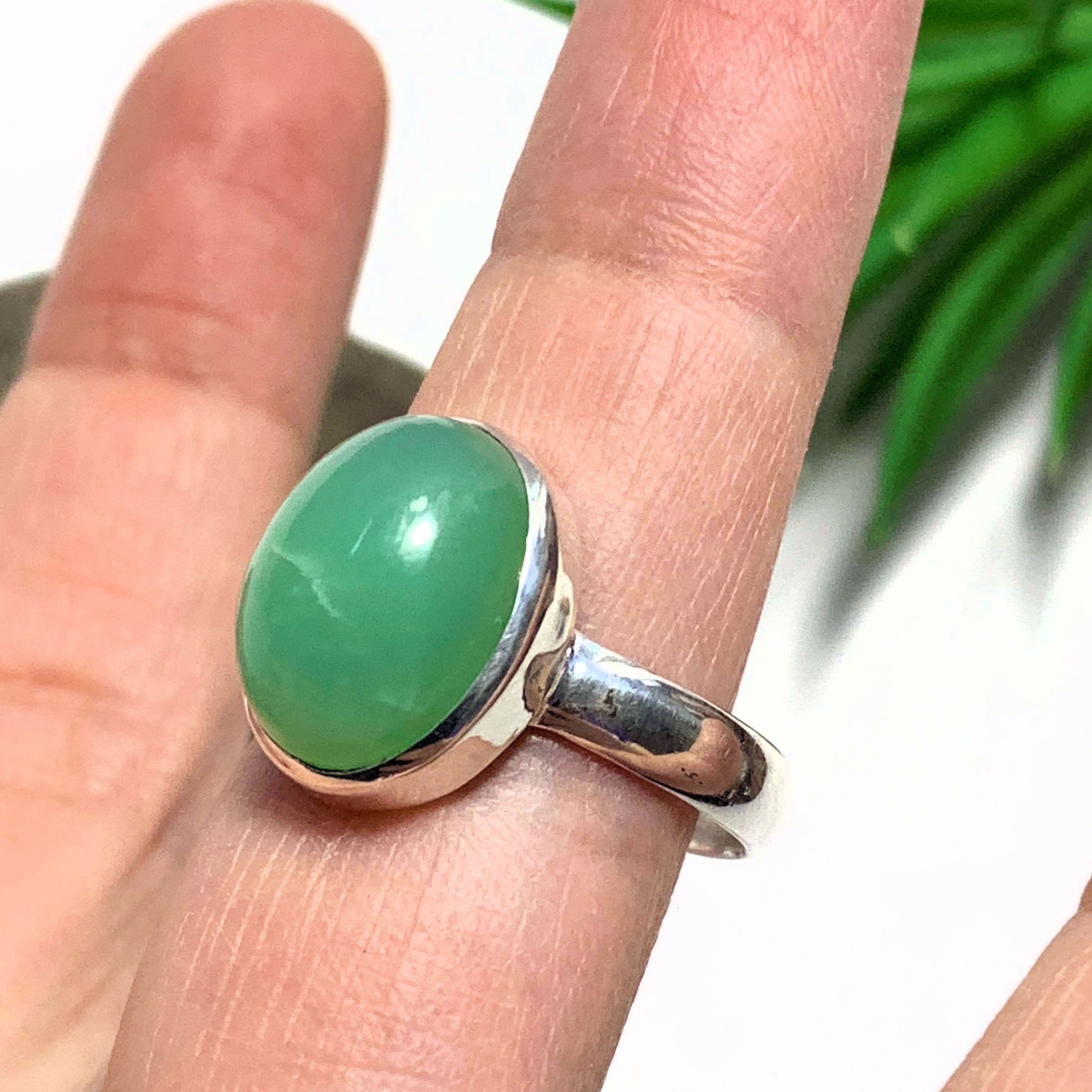 Apple Green Chrysoprase Sterling Silver Gemstone Ring (Size 10)