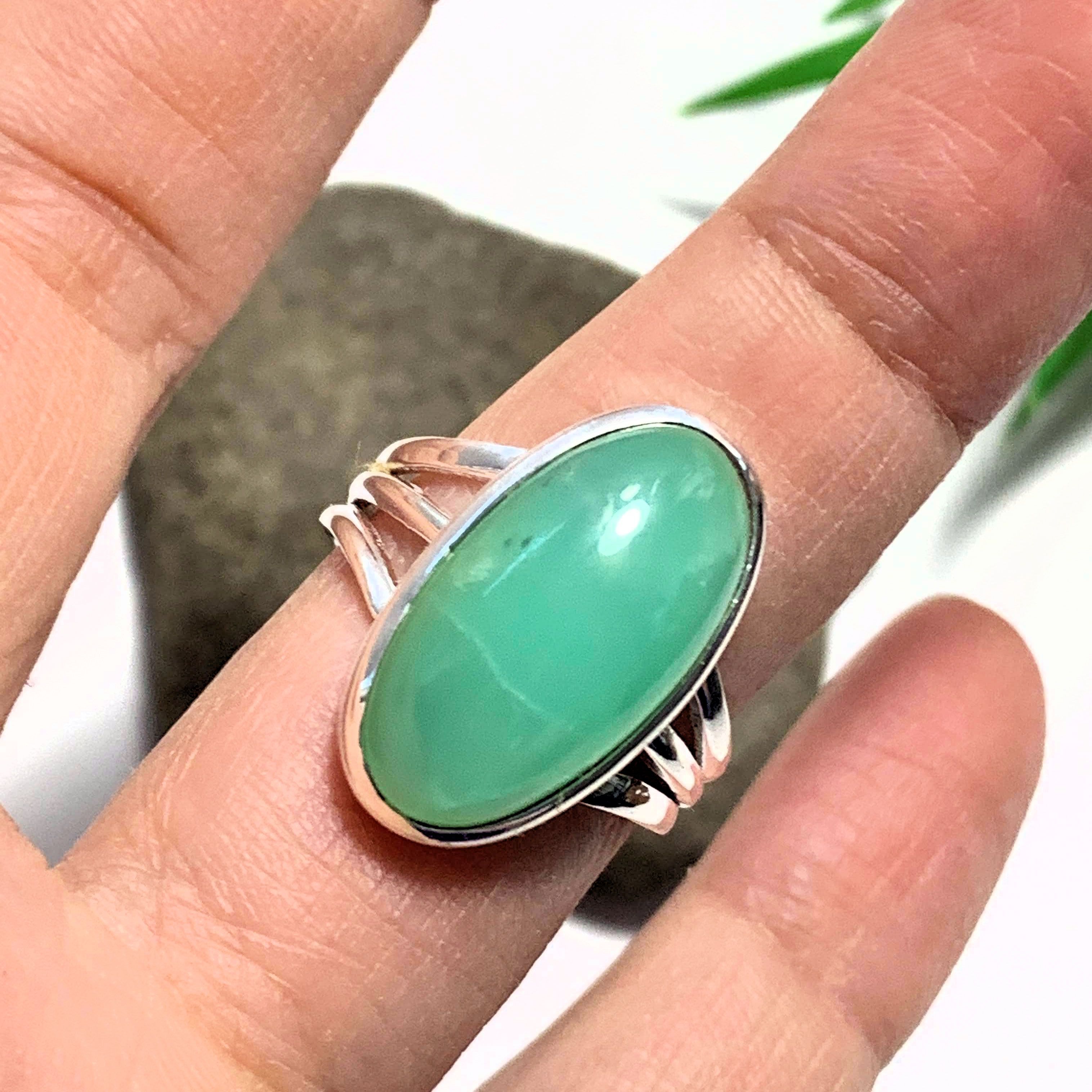 Apple Green Chrysoprase Sterling Silver Gemstone Ring (Size 8)