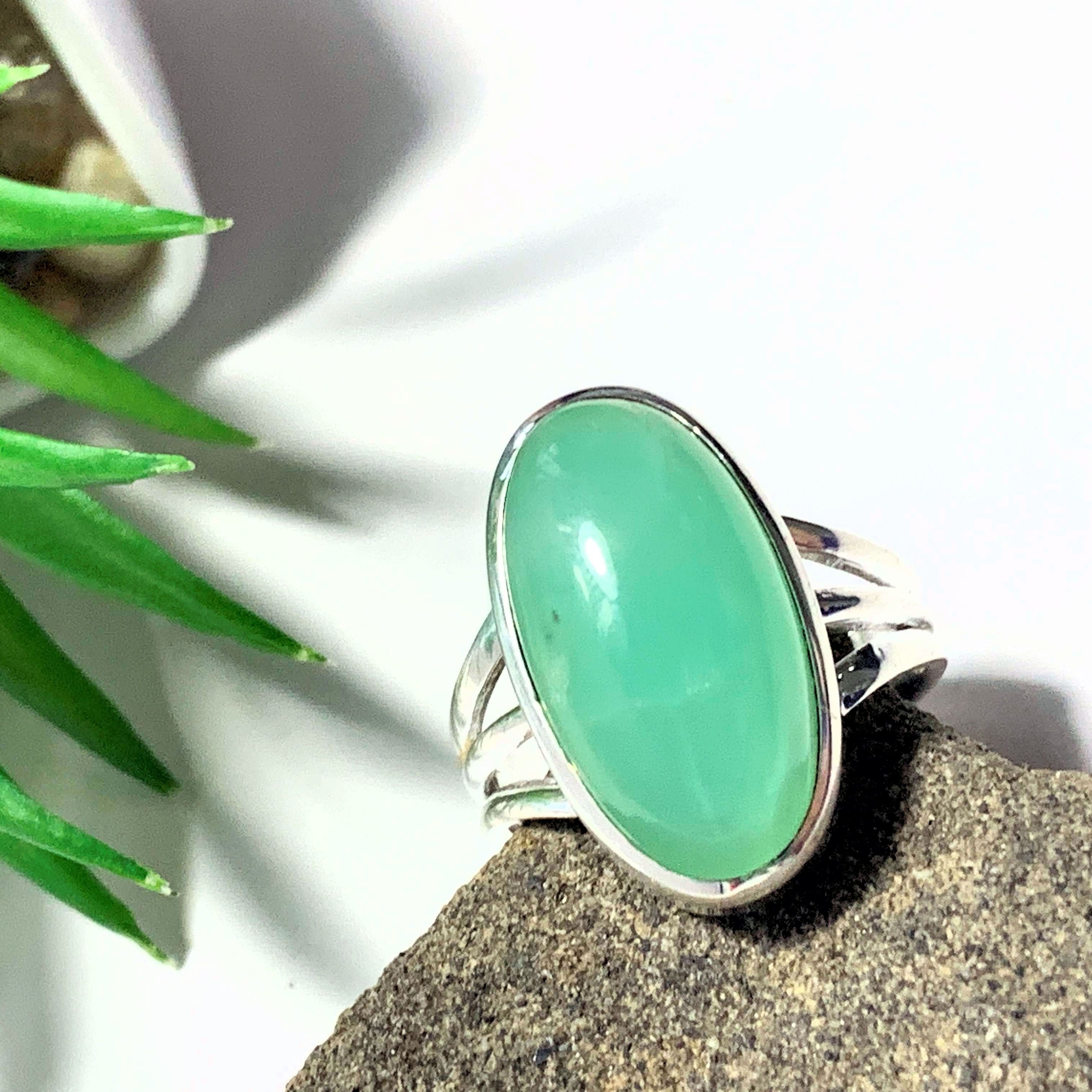 Apple Green Chrysoprase Sterling Silver Gemstone Ring (Size 8)