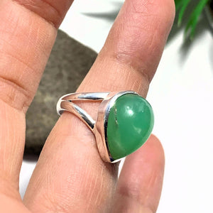 Apple Green Chrysoprase Sterling Silver Gemstone Ring (Size 7.5)