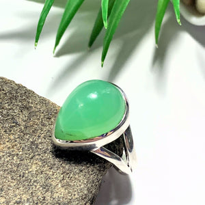 Apple Green Chrysoprase Sterling Silver Gemstone Ring (Size 7.5)