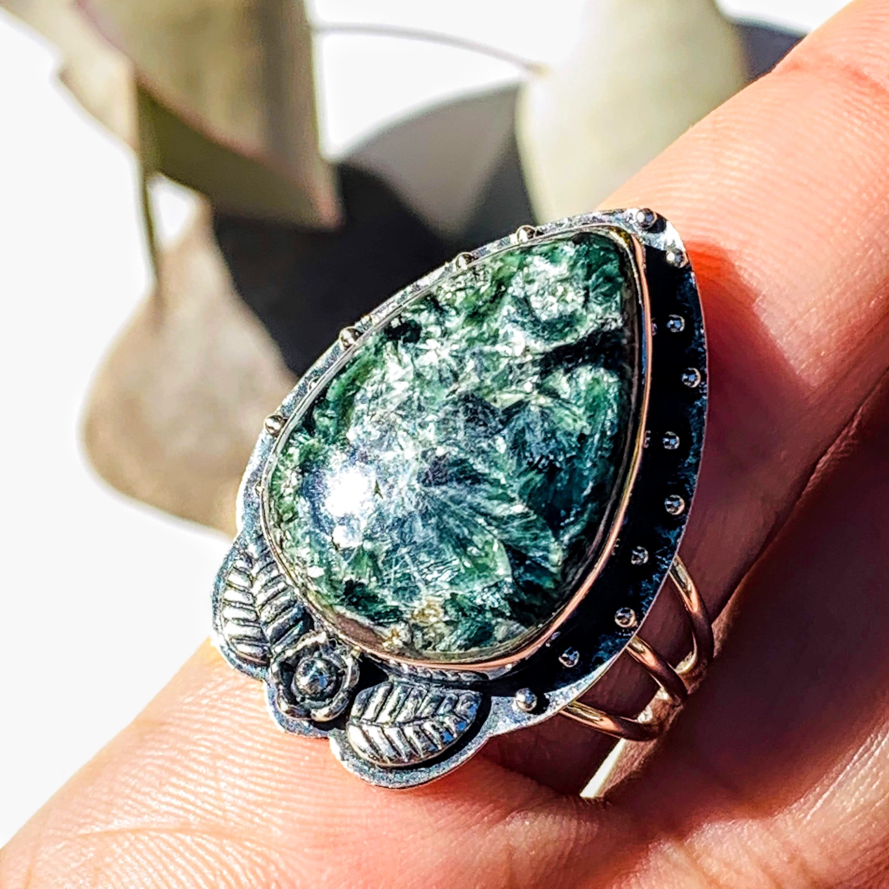Flower Design~Silver & Forest Green Patterns Chunky Seraphinite  Ring in Sterling Silver (Size 12.5) - Earth Family Crystals