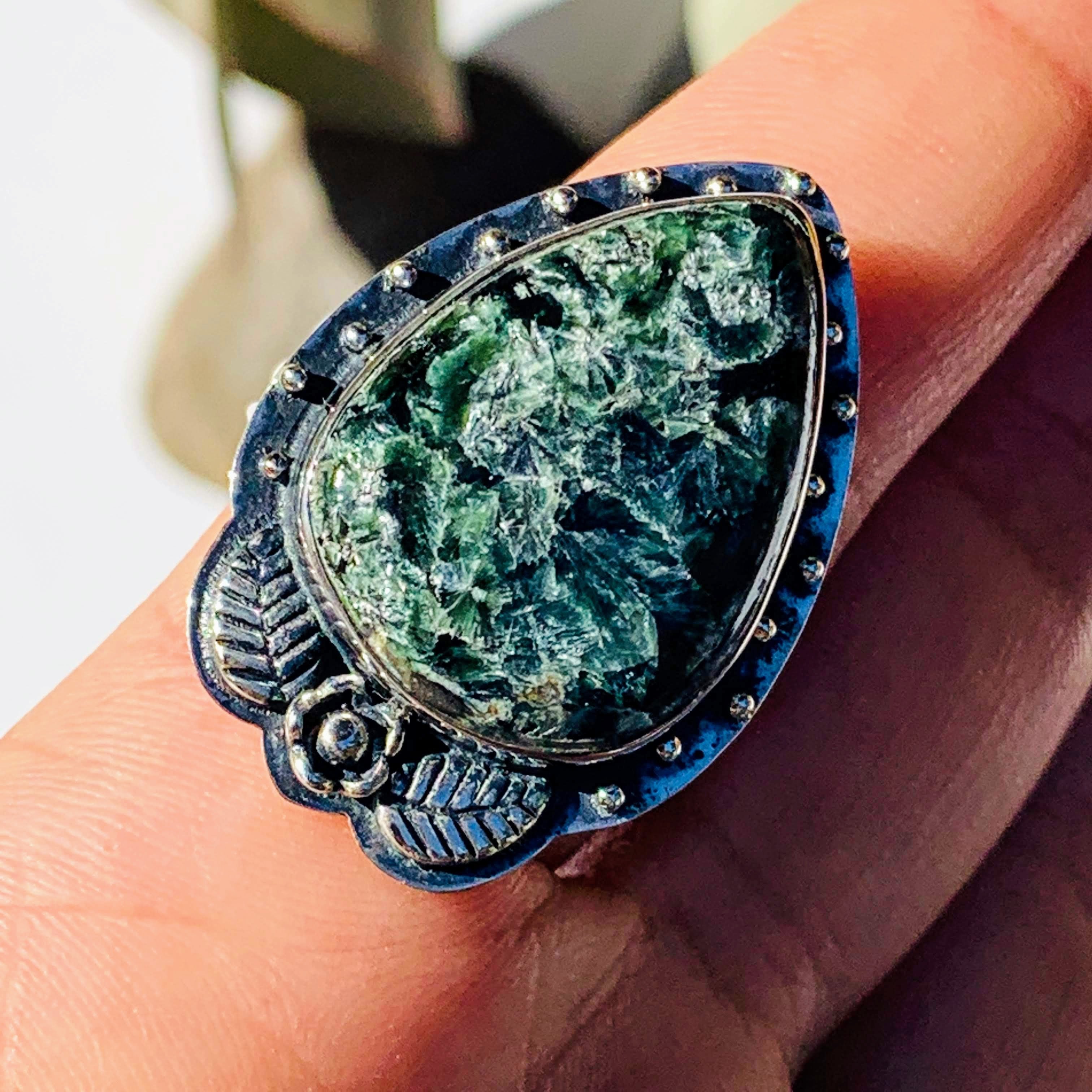 Flower Design~Silver & Forest Green Patterns Chunky Seraphinite  Ring in Sterling Silver (Size 12.5) - Earth Family Crystals