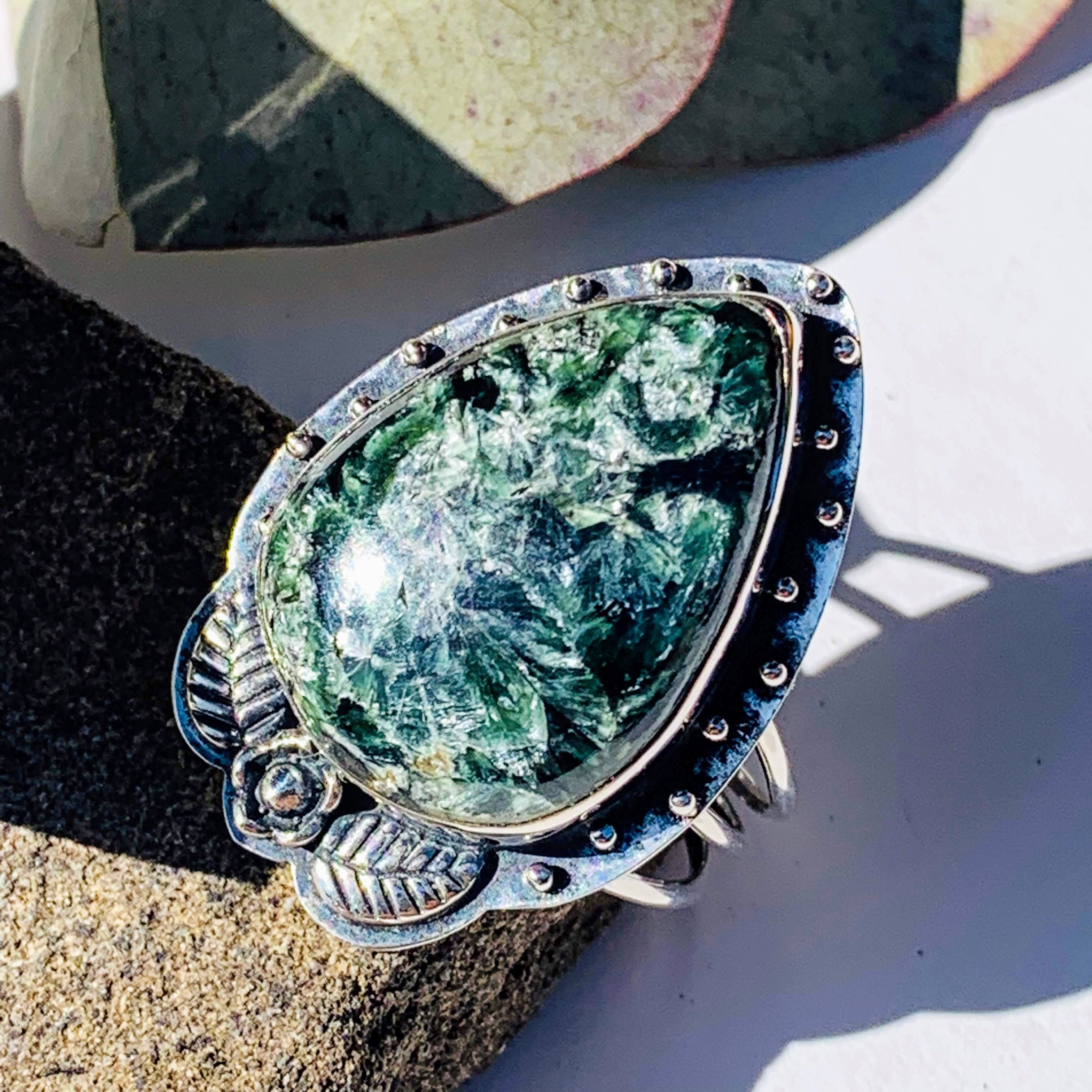 Flower Design~Silver & Forest Green Patterns Chunky Seraphinite  Ring in Sterling Silver (Size 12.5) - Earth Family Crystals