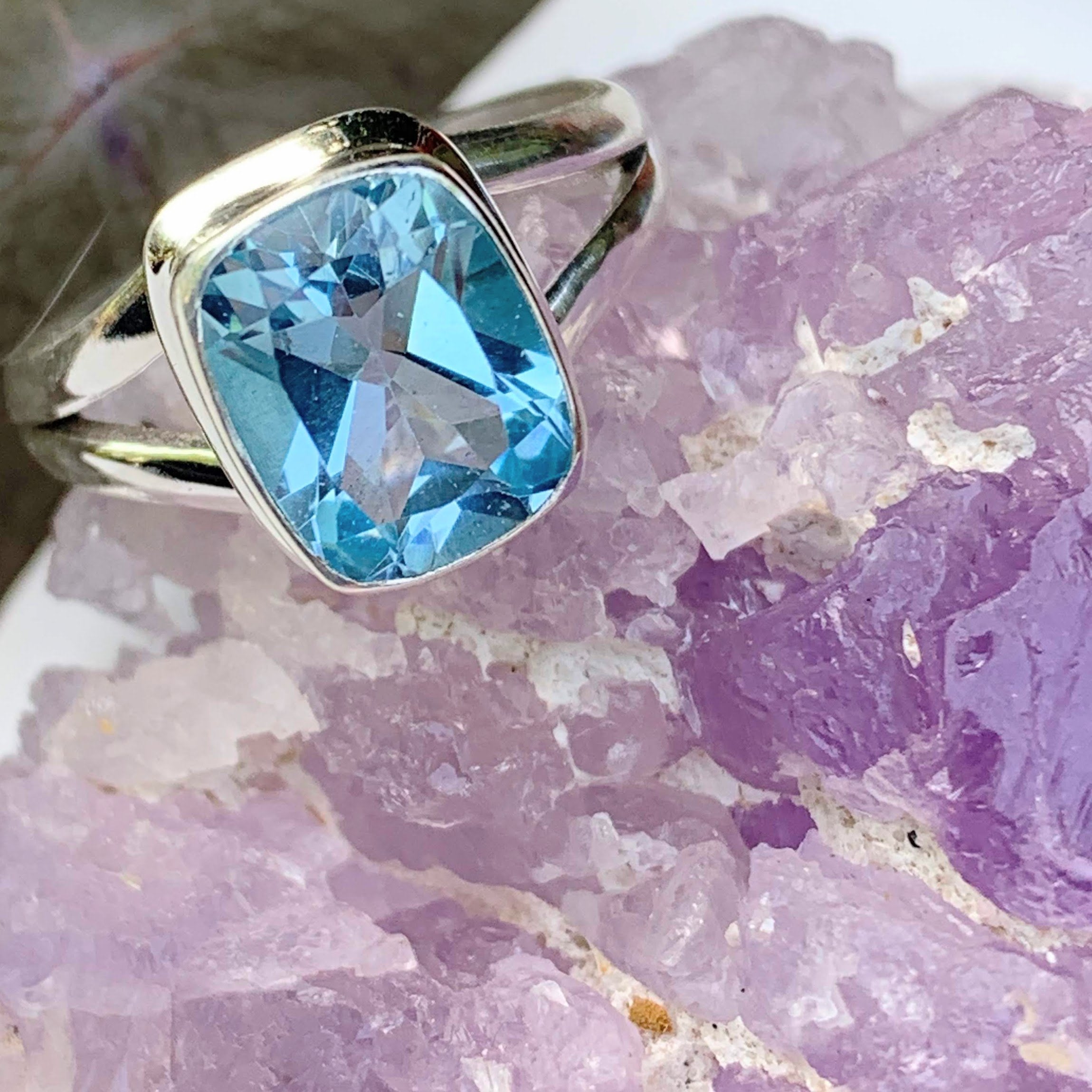 Gorgeous Sky Blue Faceted Blue Topaz Ring in Sterling Silver (Size: 8) - Earth Family Crystals