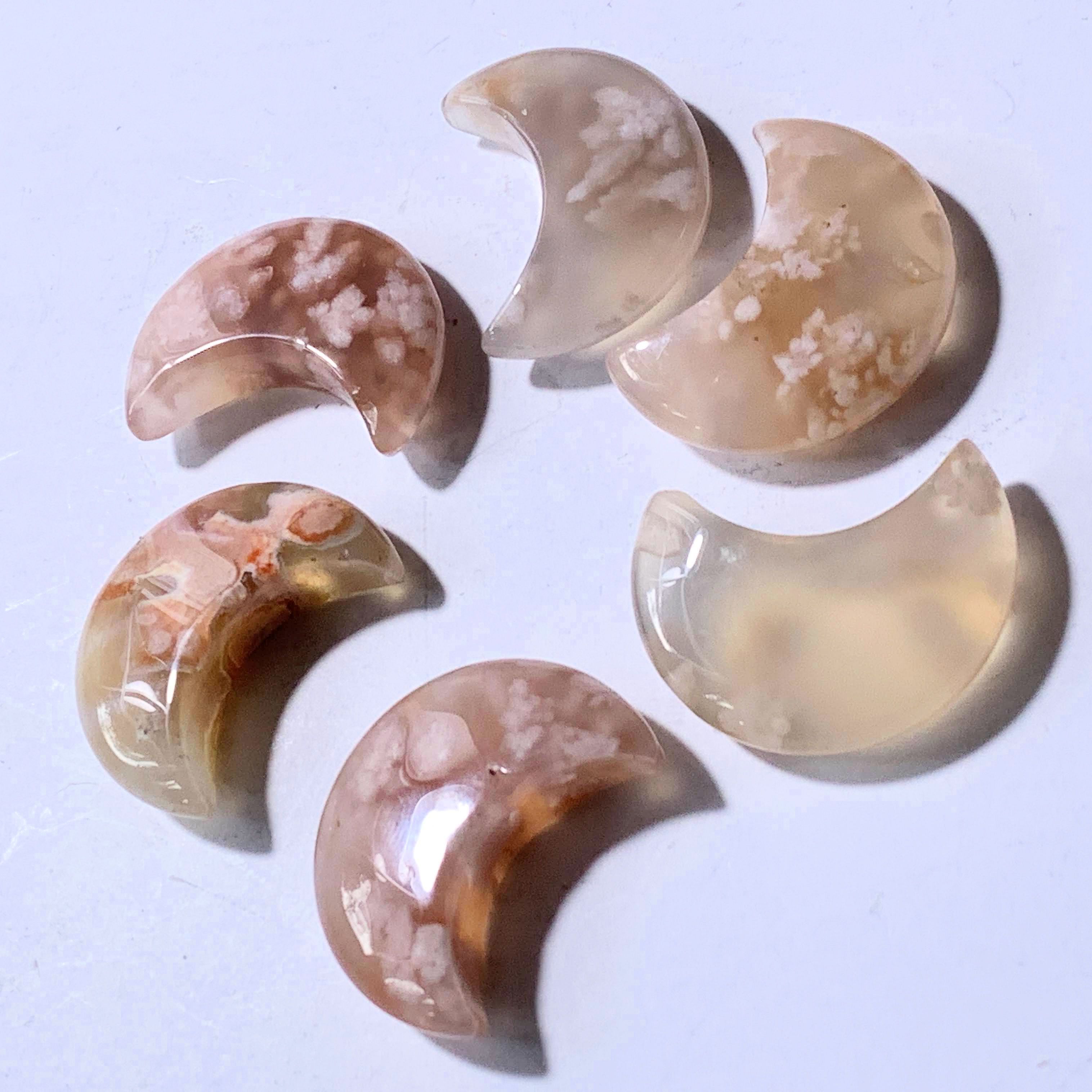 One Flower Agate Small Moon Carving ~Locality Madagascar