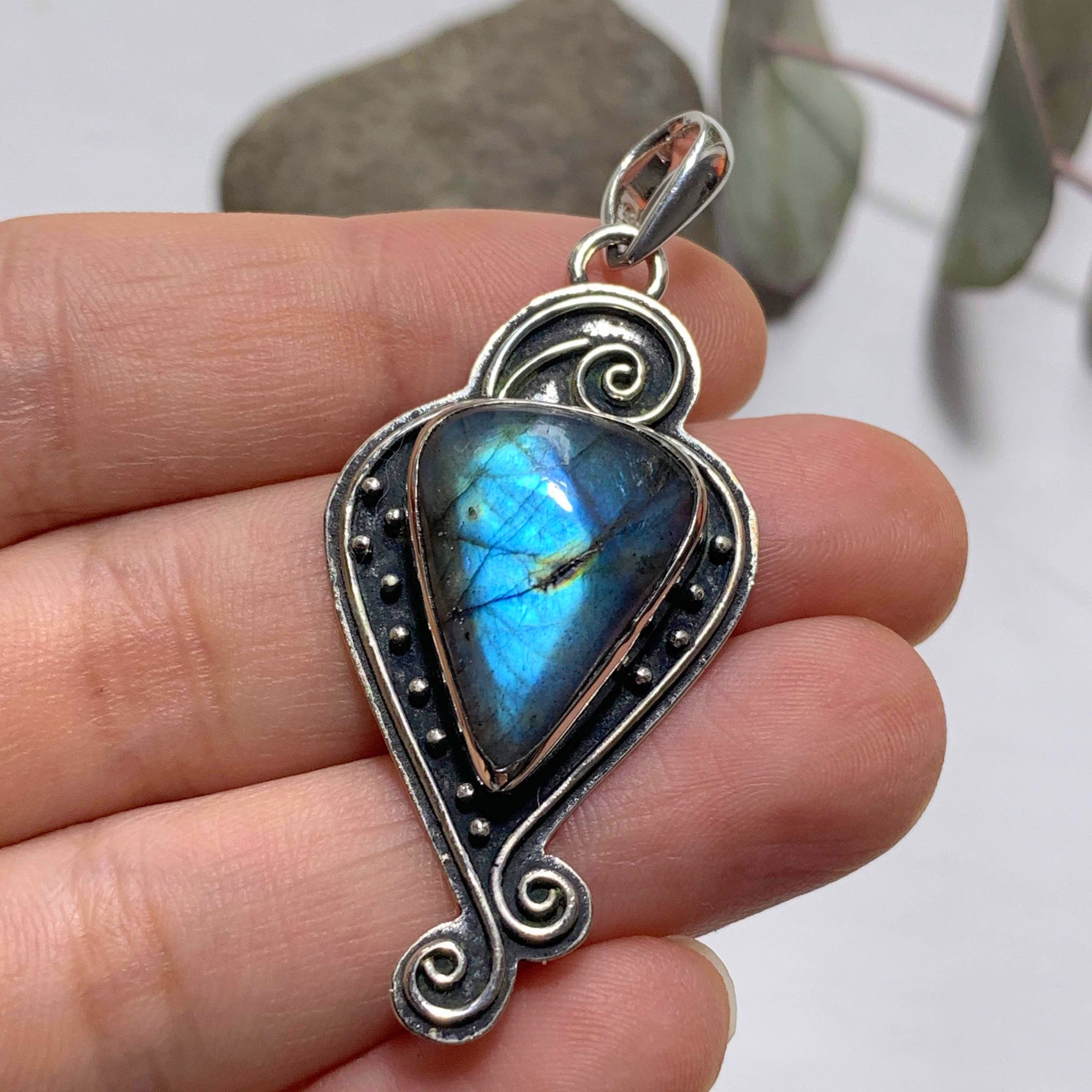 Elegant Design Flashy Labradorite Sterling Silver Pendant (Includes Silver Chain) #3 - Earth Family Crystals