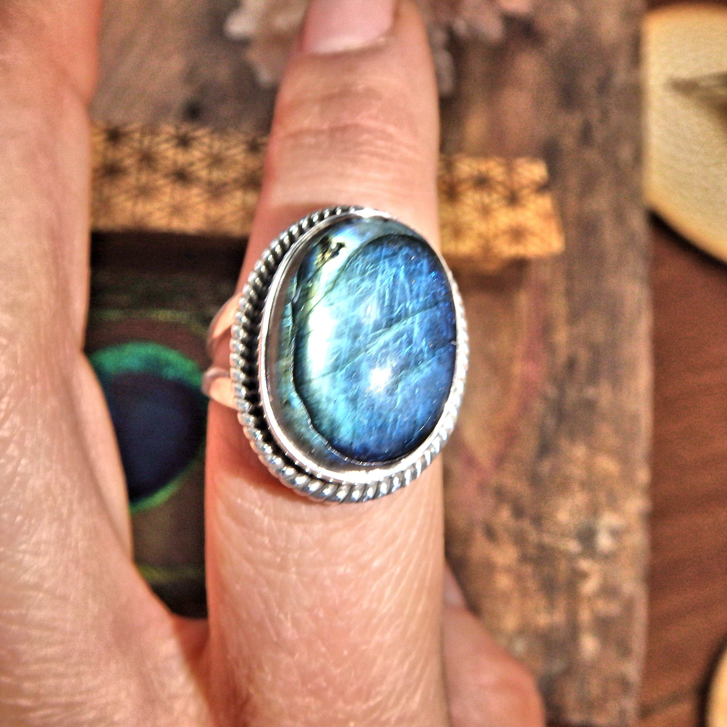 Breathtaking Optical Blue Flashes Labradorite Sterling Silver Ring (Size 8) - Earth Family Crystals