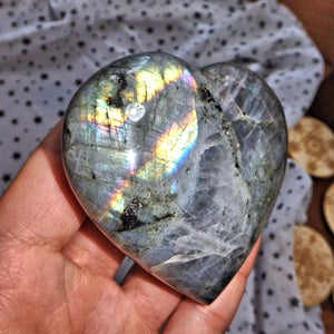 Rainbow Flashes Love Heart Labradorite Carving 8