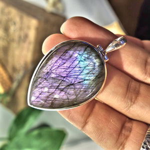 Rare! Lovely Purple & Blue Flashes Labradorite Pendant in Sterling Silver (Includes Silver Chain)