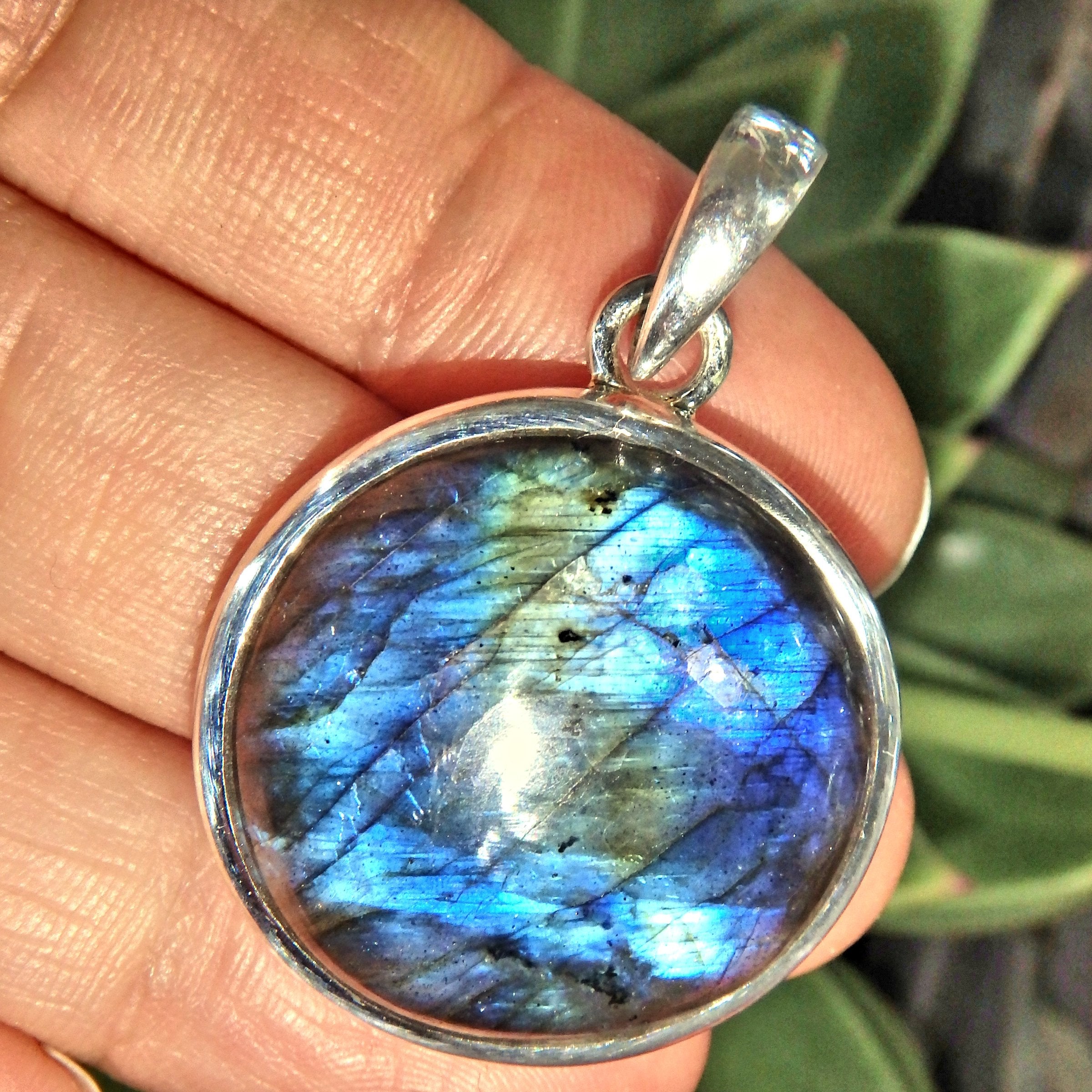 Full Moon Brilliance Labradorite  Pendant in 925 Silver (Includes Silver Chain) - Earth Family Crystals