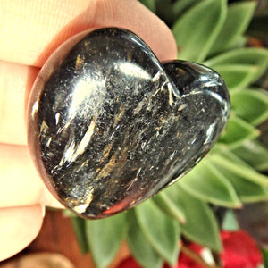 Silky Flashes Genuine Greenland Nuummite Love Heart 1