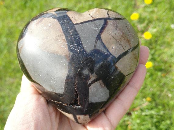 SEPTARIAN DRAGON HEART~ Stone of Grounding & Shielding of the physical, mental, & emotional bodies - Earth Family Crystals