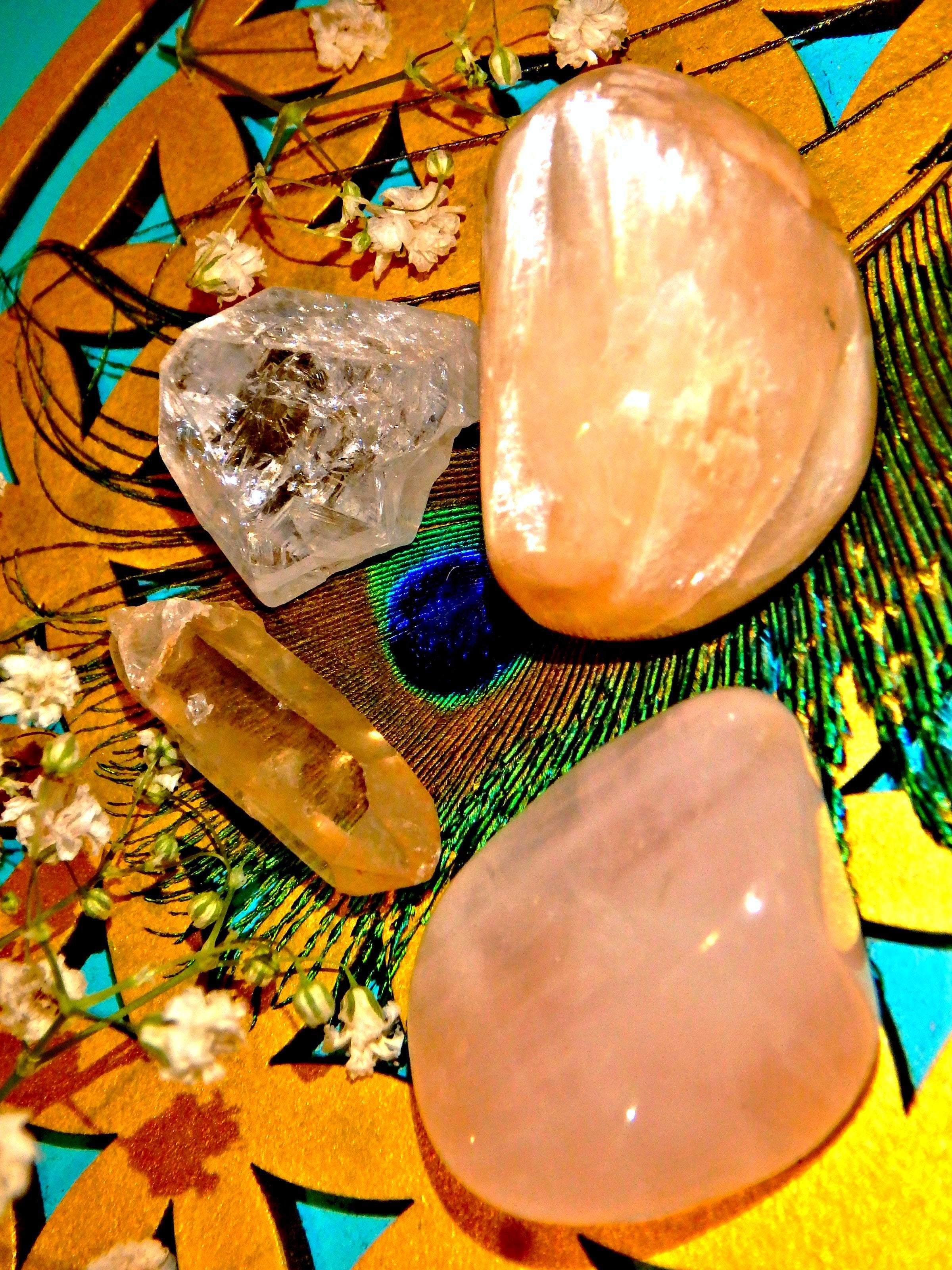 Gentle Meditation Crystal Kit (Includes Stilbite, Clear Apophyllite Point, Tangerine Quartz Point, Rose Quartz) - Earth Family Crystals