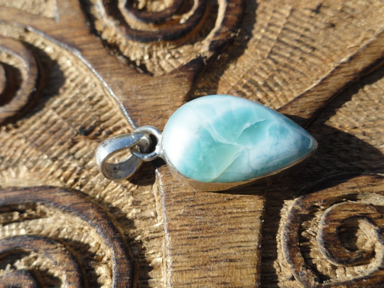 Ocean Blue LARIMAR PENDANT In Sterling Silver ~Connects To Divine Feminine, Calms fears, Relieves stress.*(Includes Silver Chain) - Earth Family Crystals