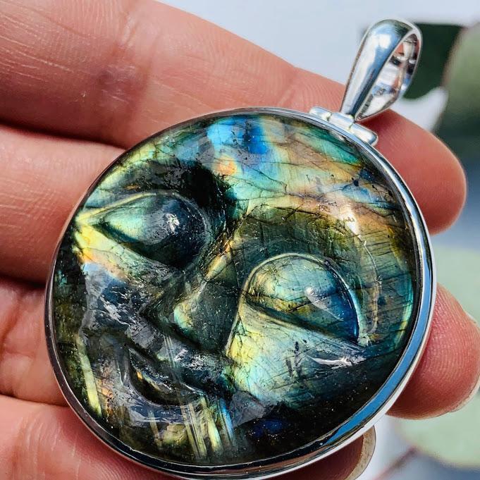 Amazing Tranquil Moon Goddess Face Labradorite Sterling Silver Pendant (Includes Silver Chain) #5 - Earth Family Crystals