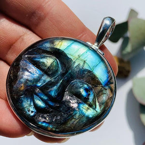 Amazing Tranquil Moon Goddess Face Labradorite Sterling Silver Pendant (Includes Silver Chain) #6 - Earth Family Crystals